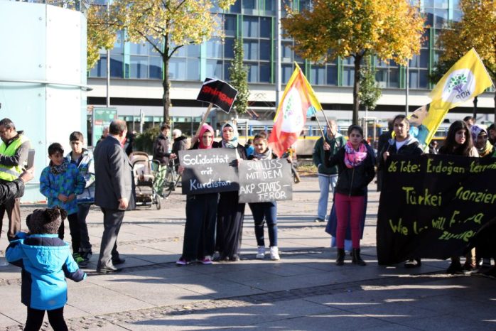 Schluß mit dem AKP-Staatsterror. Foto: Alexander Böhm