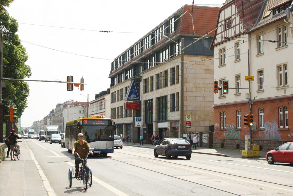 Wird ab 2016 Baustelle: Georg-Schumann-Straße zwischen S-Bahnhof und Huygensplatz. Foto: Ralf Julke
