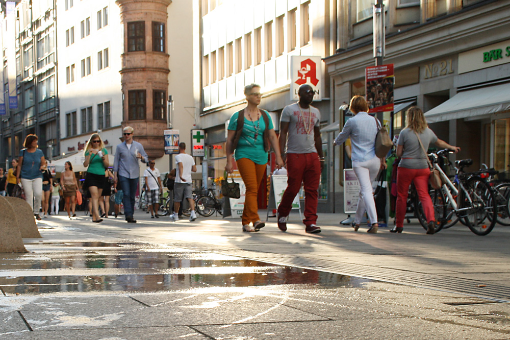Flanieren in der Grimmaischen Straße. Foto: Ralf Julke