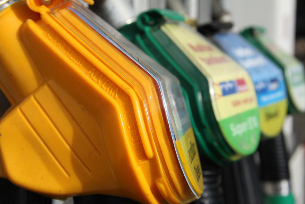 Zapfhähne an der Tankstelle. Foto: Matthias Weidemann