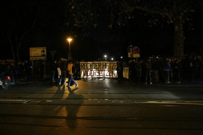 17:32 Uhr: Rechter Hetze widersetzen. Foto: L-IZ.de