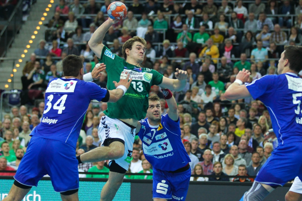 Maximilian Janke musste nach drei Zeitstrafen vorzeitig auf die Bank. Foto: Jan Kaefer