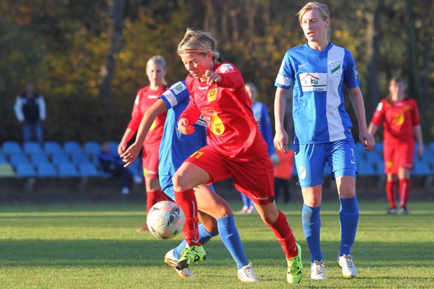 Kraftvoller Einsatz von Claudia Straehle. Foto: Jan Kaefer