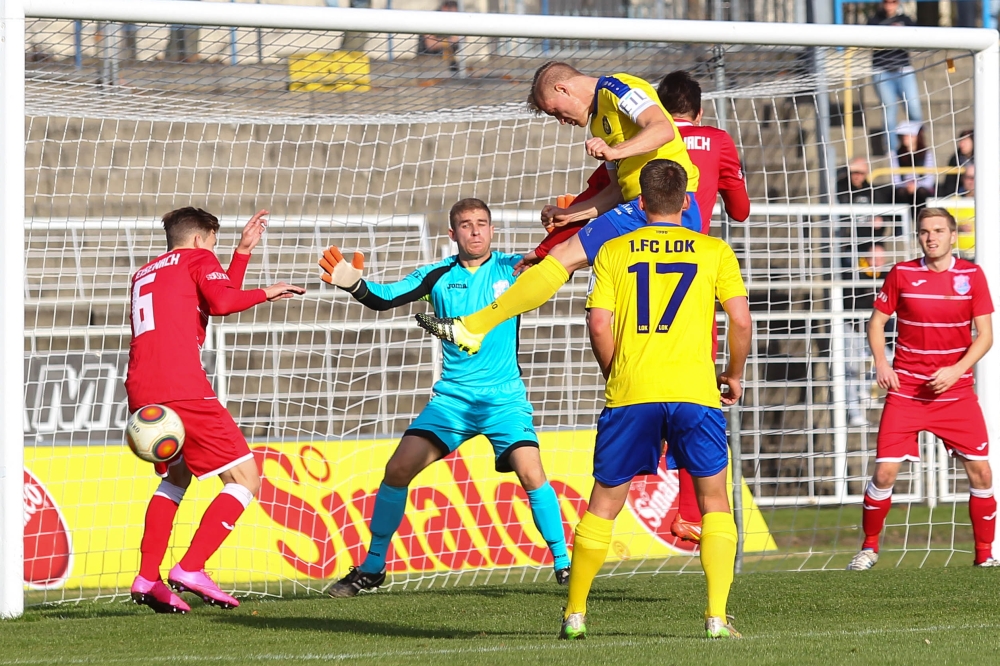 Riesige Kopfballchance für Ramon Hofmann. Foto: Jan Kaefer