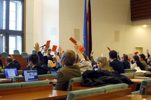 Abstimmung im Stadtrat. Am Ende ging die Mehrheit gegen die Linie 9 Richtung Markkleeberg. Foto: L-IZ.de