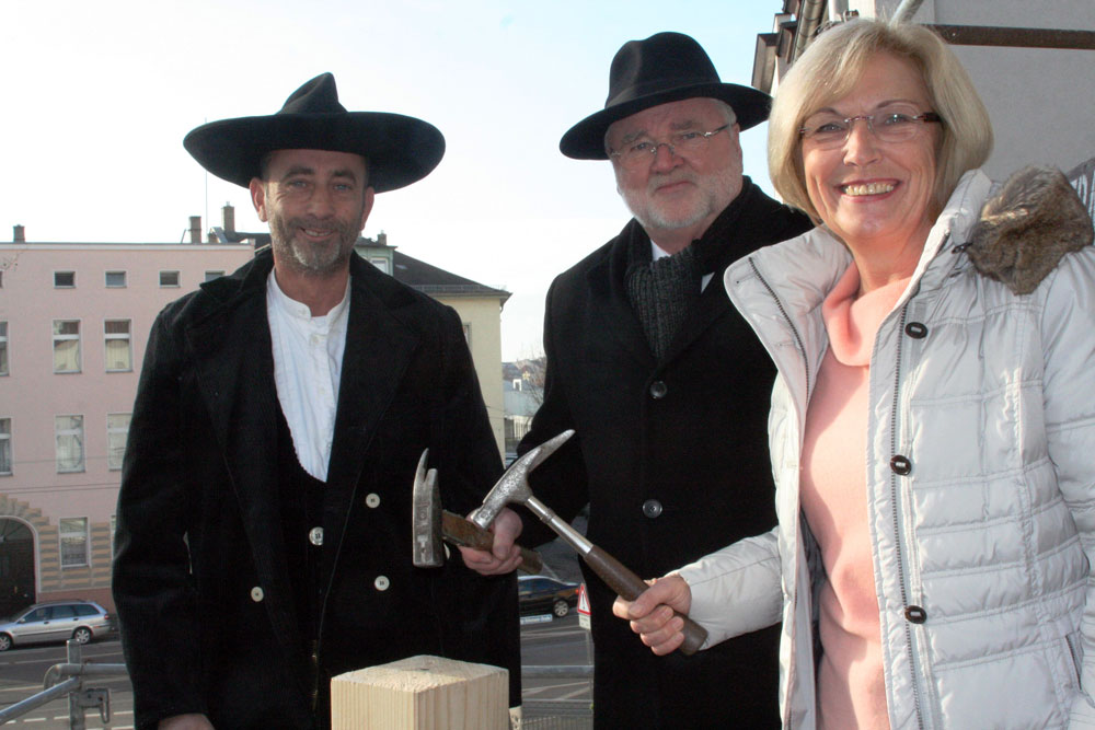 Zimmermeister und die Vorstände Dr. Kristina Fleischer und Wilhelm Grewatsch. Foto: W&R Media