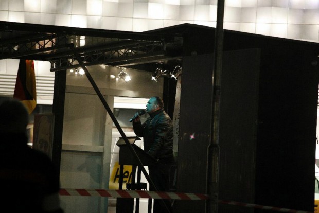 Sandro O. - Gemeidnerat in Mockrehna bei seiner Ansprache bei Legida. Foto: L-IZ.de