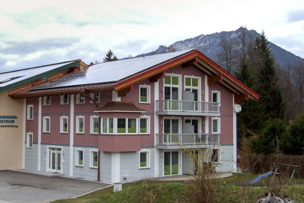 Das Effizienzhaus Plus in Bischofswiesen erzeugt mehr Energie, als es verbraucht. Foto: Mario Stelzmann