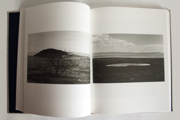 Katalogseite mit Owen-Gump-Fotos "Reno" und "Ruby Valley". Foto: Ralf Julke