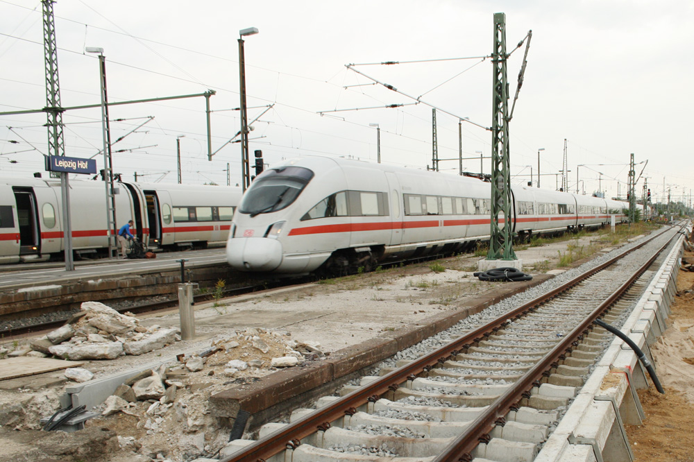 ICE im Vorfeld des Hauptbahnhofs Leipzig. Foto: Ralf Julke