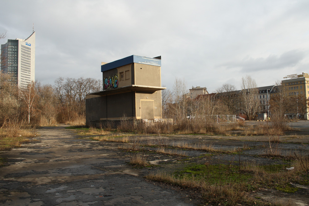 Die Brache des einstigen Markthallenviertels wartet auf ihre Revitalisierung. Foto: Ralf Julke