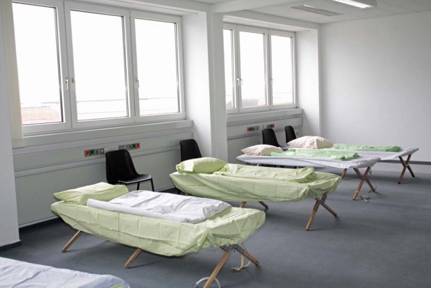 Viel Platz steht den Asylbewerbern in ihren Zimmer nicht zur Verfügung. Foto: Martin Schöler