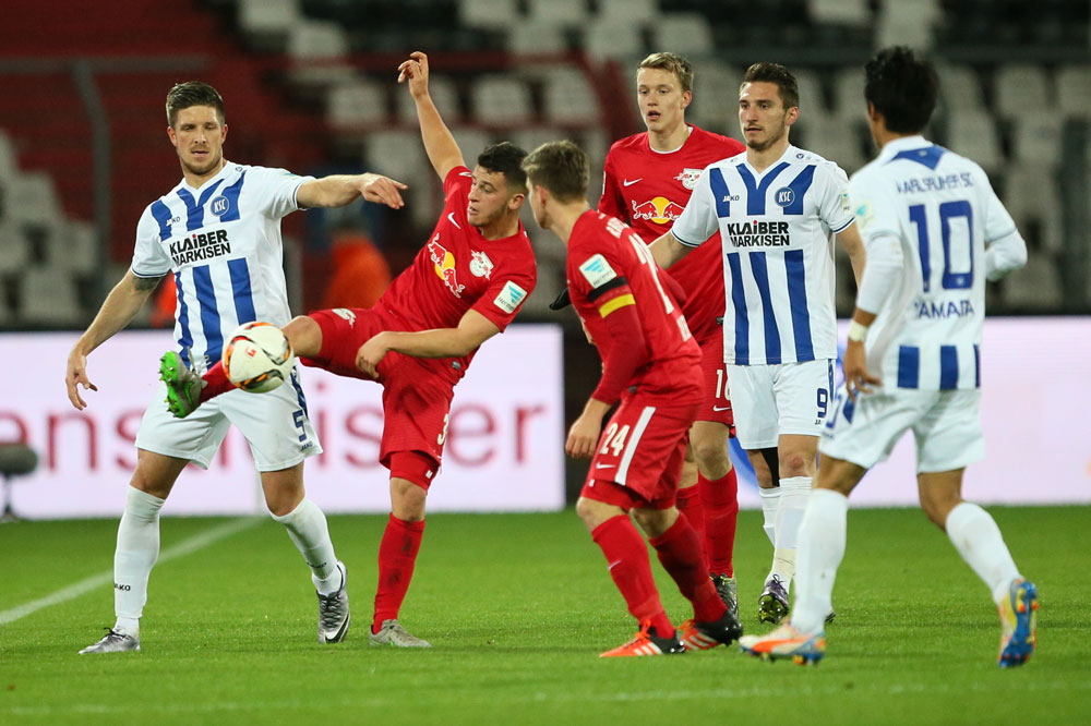 Ein hartes Stück Arbeit in Karlsruhe für RBL. Foto: GEPA Pictures