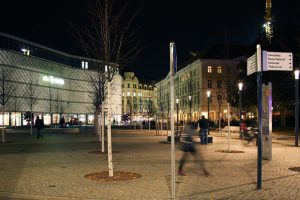 Der Richard-Wagner-Platz mal ohne Polizeiabsperrung. Foto: Ralf Julke
