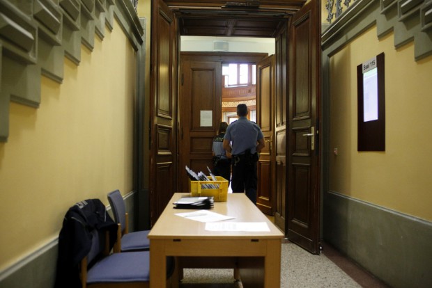 Sicherheitskontrolle vor dem Saal. Foto: Alexander Böhm