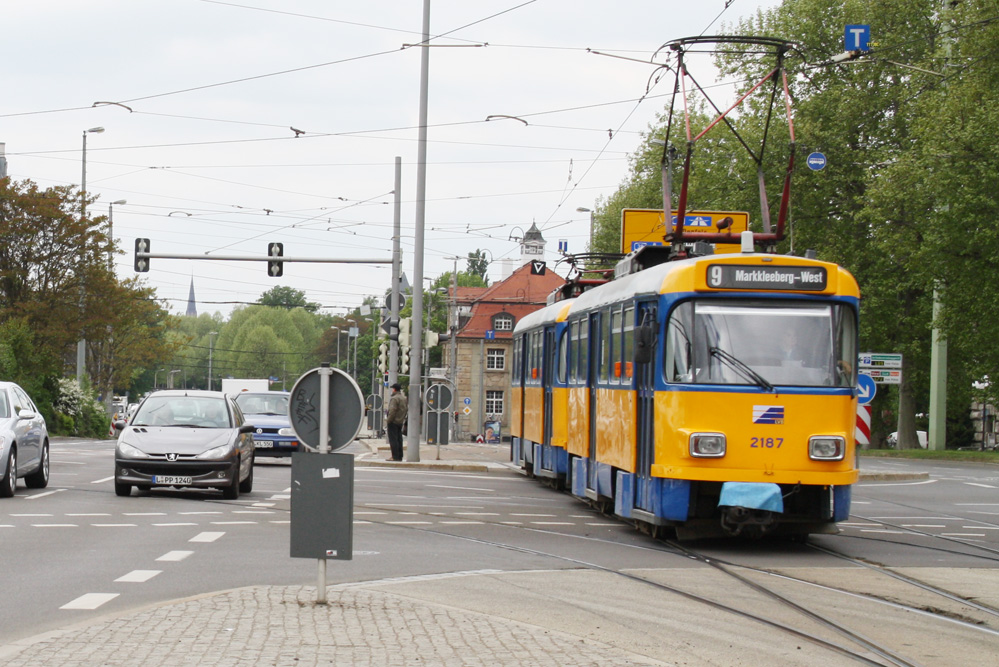 Straßenbahn der LVB am Martin-Luther-Ring. Foto: Ralf Julke