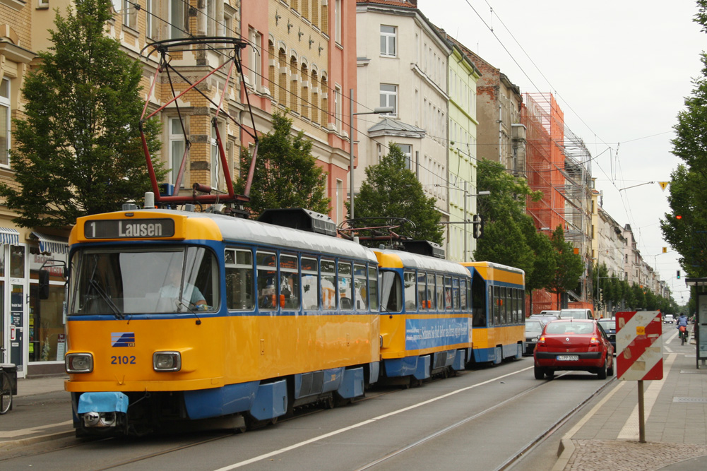 Tatra-Straßenbahn unterwegs in der Eisenbahnstraße. Foto: Ralf Julke