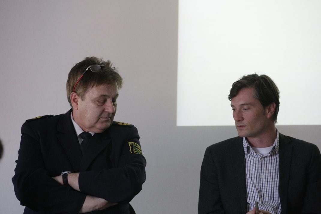 Leipzigs Polizeipräsident Bernd Merbitz und Ordnungsbürgermeister Heiko Rosenthal. Foto: Alexander Böhm