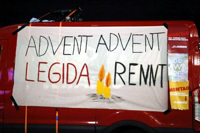 Advent, Advent - Legida rennt. Plakat der Gegendemonstranten. Foto: L-IZ.de