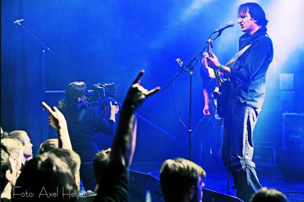Andy Schmidt, Leadsänger, Gitarrist und Produzent aus und in Leipzig. Nach 5 Jahren wieder live in der eigenen Stadt. Foto: Axel Heyder