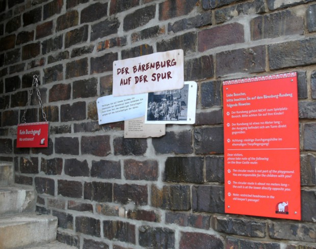 Zoo Leipzig, Rundgang dort, wo einst der Bär steppte. Denkmalpflege alter Bauten heißt für Menschen: Kopf einziehen! Foto: Karsten Pietsch