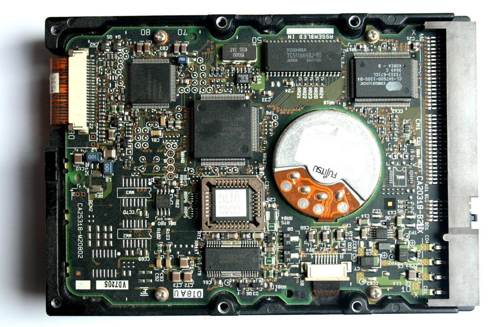 Schon mit Computerfestplatten geht es los: Wer recyclelt die Dinger ordentlich? Foto: Ralf Julke