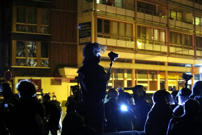 Die Polizei spielt lieber selber "Presse", während es auch heute wieder Debatten mit L-IZ - Journalisten gab. Foto: L-IZ.de