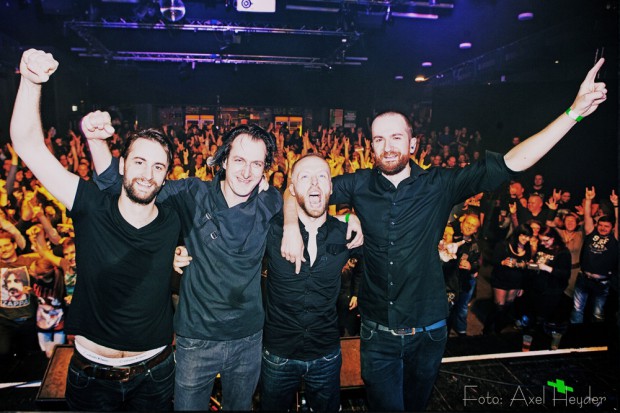 DISILLUSION in der rappelvollen Halle des Werk 2. Foto: Axel Heyder