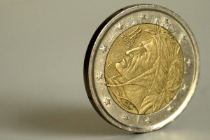 Italienische Euro-Münze mit dem Konterfei Dante Alighieries, des Schöpfers von "L'Inferno". Foto: Ralf Julke