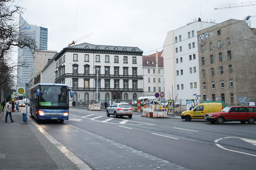 Seit fünf Jahren eine Brache: das Grundstück an der Ecke Brühl / Goethestraße. Foto: Ralf Julke