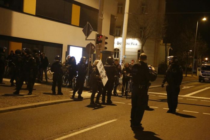 Mal wieder Beschäftigung mit dem Gegenprotest seitens der Polizei. Foto: L-IZ.de