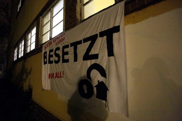 In dieser Nacht gehört die leerstehende Fakultät den Besetzern. Foto: Marcus Fischer