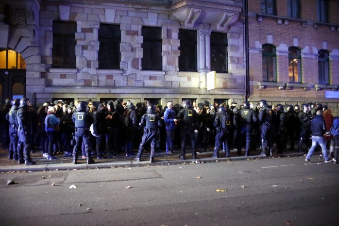 Polizeikessel an der Kurt-Eisner-Straße - Insassen wurden nur abgefilmt