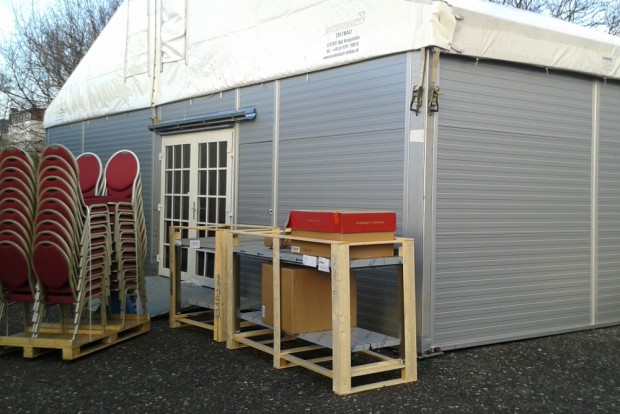 Die Zelte verfügen über alles, was man zum Überleben braucht. Foto: René Loch