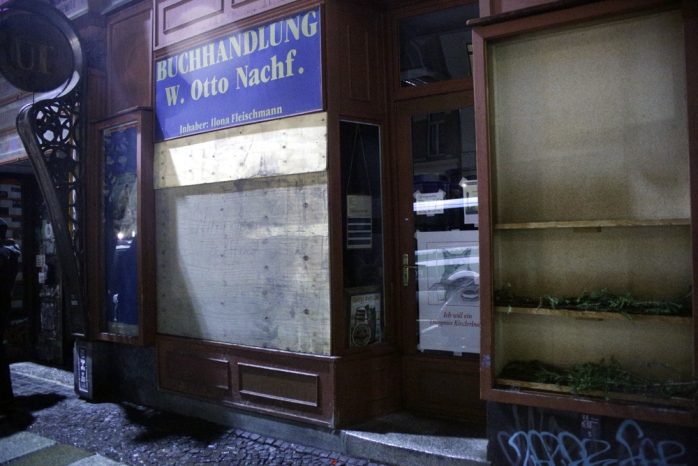 22:45 Uhr: Rund 20 Geschäfte sind betroffen - auch die kleine Buchhandlung. Foto: L-IZ.de