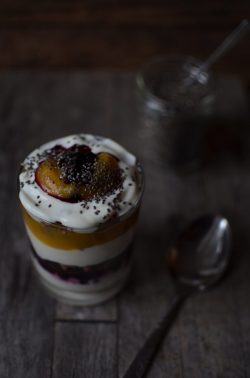 Gesundes Frühstück mit Chiasamen und Früchten. Foto: Maike Klose