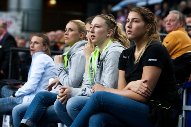 Der HCL hat eine Neue: Bis zum Saisonende hilft Kreisspielerin Ann Cathrin Kamann (re.) aus, die vom Drittligisten Solingen kommt. Foto: Sebastian Brauner