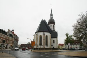 Die Laurentiuskirche und der Markt in Markranstädt. Foto: Ralf Julke