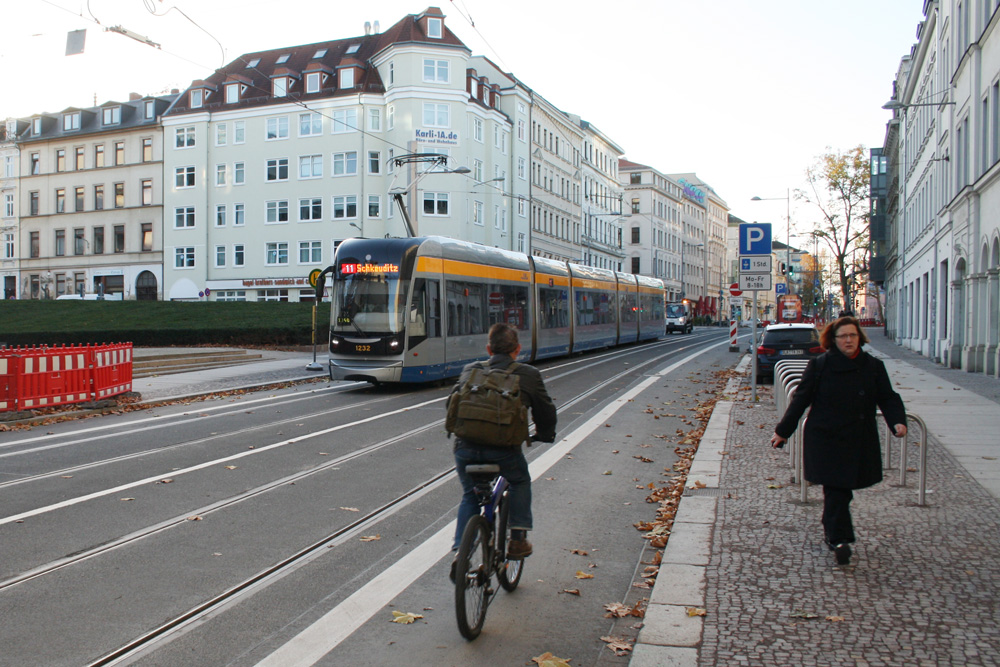 Radfahrer im Peterssteinweg. Foto: Ralf Julke