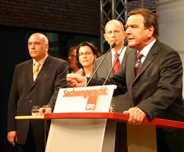 Gerhard Schröder am 24. August 2004 beim Wahlforum der SPD in Leipzig. Foto: Ralf Julke