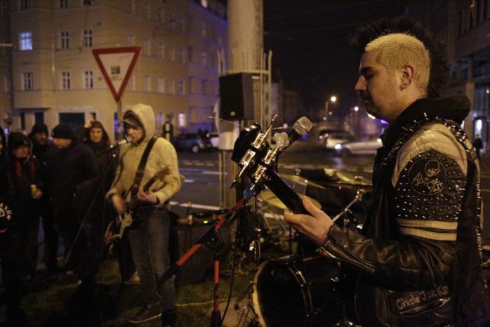 Musikalische Unterstützung von der Plagwitzer Punk-Band Jöey Clash. Foto: Alexander Böhm