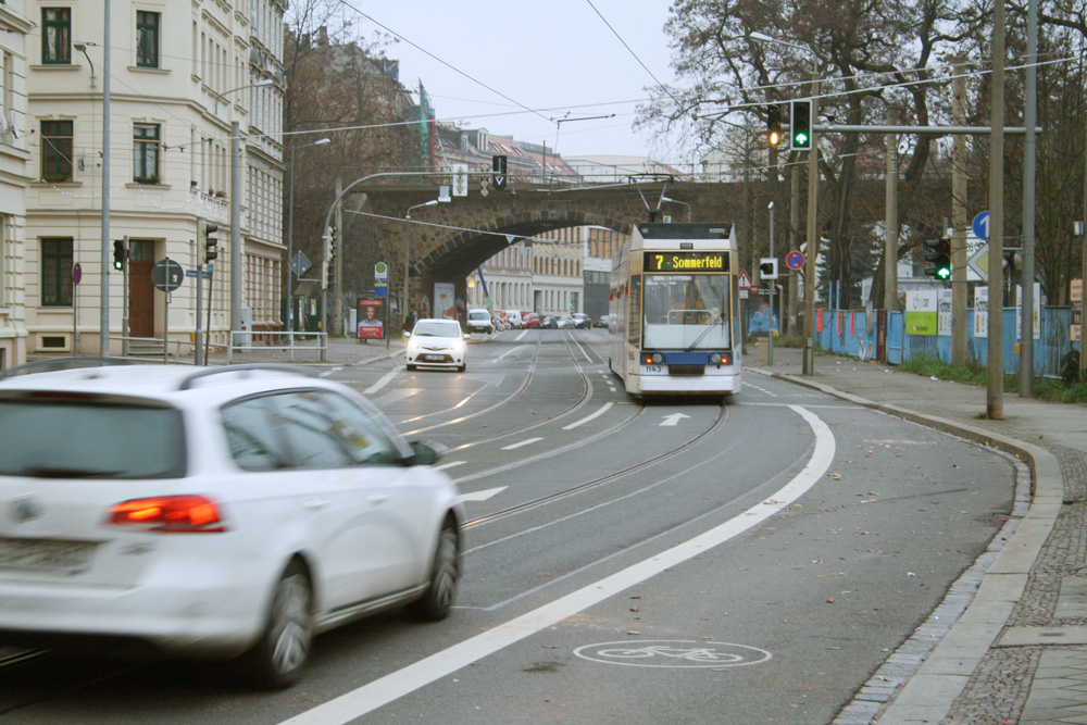 Wurzner Straße: Blick von der Einmündung der Annenstraße Richtung Viadukt. Foto: Ralf Julke