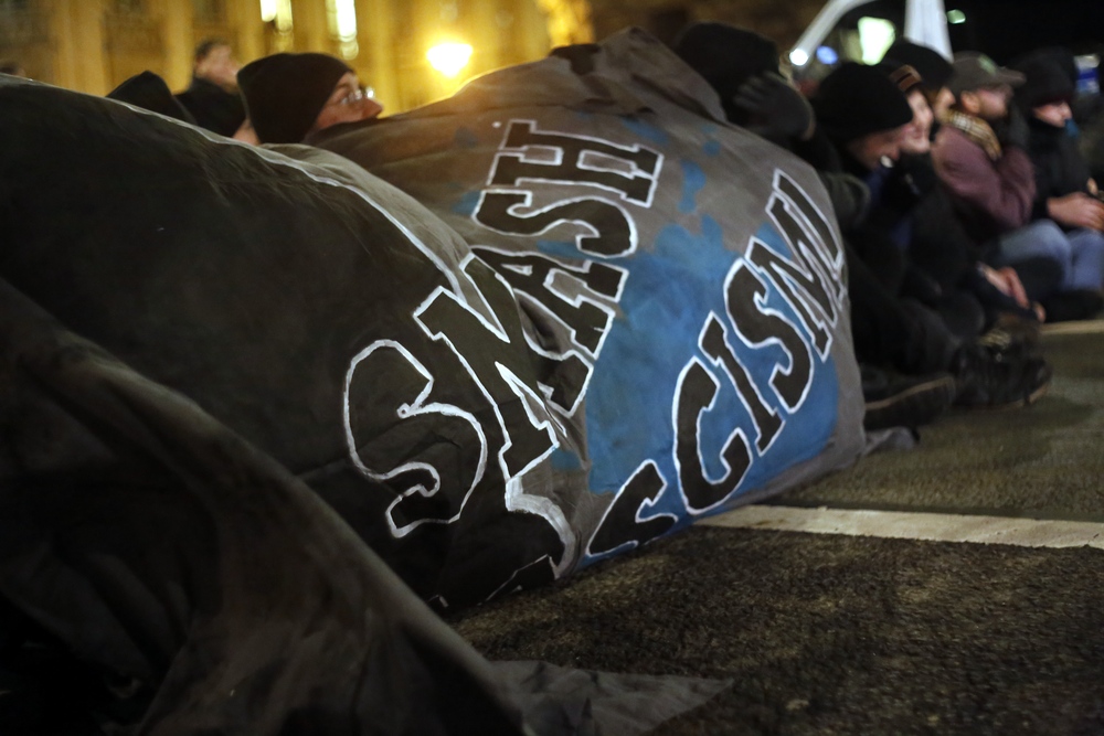 Smash Fascism an der Runden Ecke gegen Legida. Foto: L-IZ.de