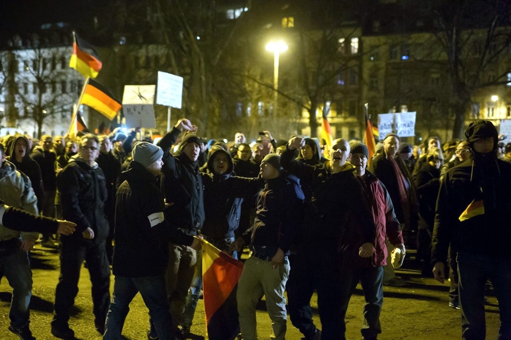 12. Januar 2015 - Von Beginn an waren die "etwas anderen Legida-Demonstranten" in Leipzig dabei. Schon damals: Unverholene Aggressionen. Foto: L-IZ.de
