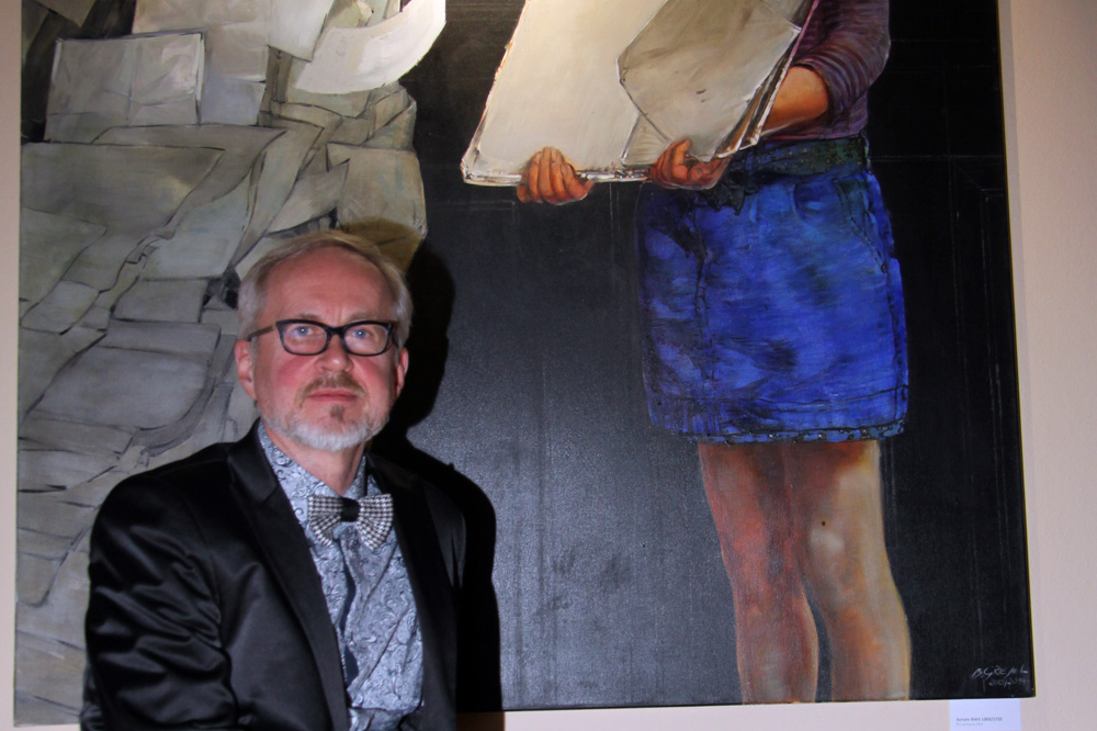 Der Künstler Bruno Griesel führt am 24. Februar persönlich durch die Ausstellung „White Cube“. Foto: Matthias Weidemann