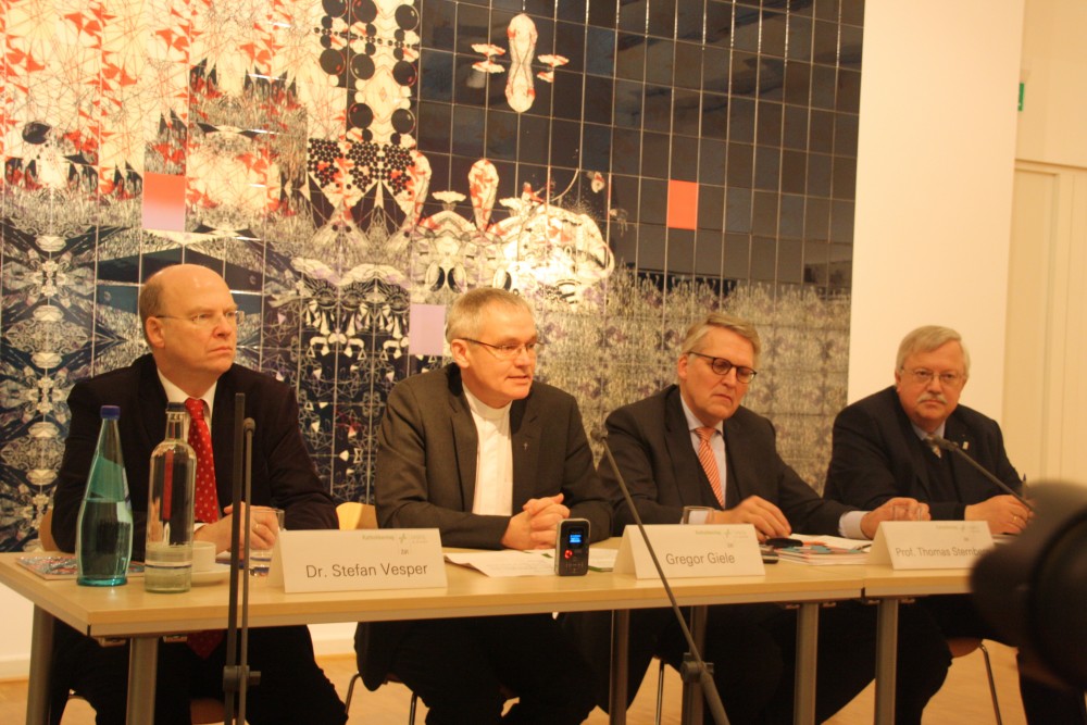 Das Team des Katholikentags stellt das Programm vor. Foto: Ernst-Ulrich Kneitschel