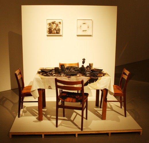 Via Lewandowsky: Tischgebet (2009). Foto: Ralf Julke