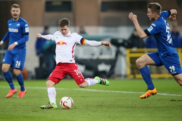 Dominik Kaisers Schuss ging nur an den Pfosten. Foto: GEPA Pictures