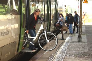 Auch im Mitteldeutschen S-Bahn-Netz wird der Platz für Fahrräder zuweilen knapp. Foto: Ralf Julke