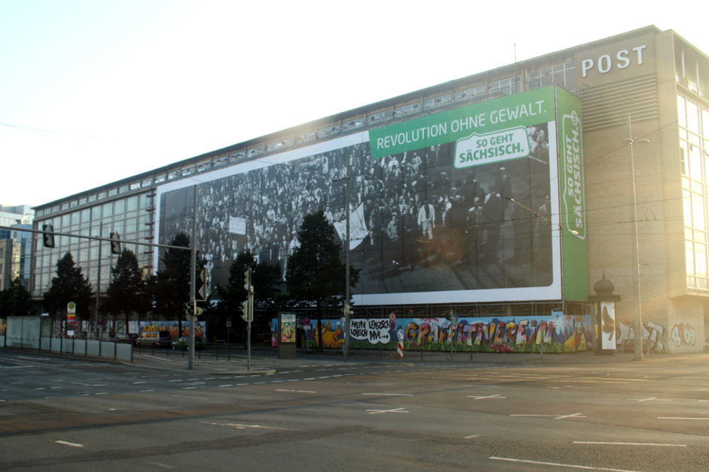 2014 am Leipziger Augustusplatz: Blow up der Image-Kampagne "So geht Sachsen". Foto: Ralf Julke